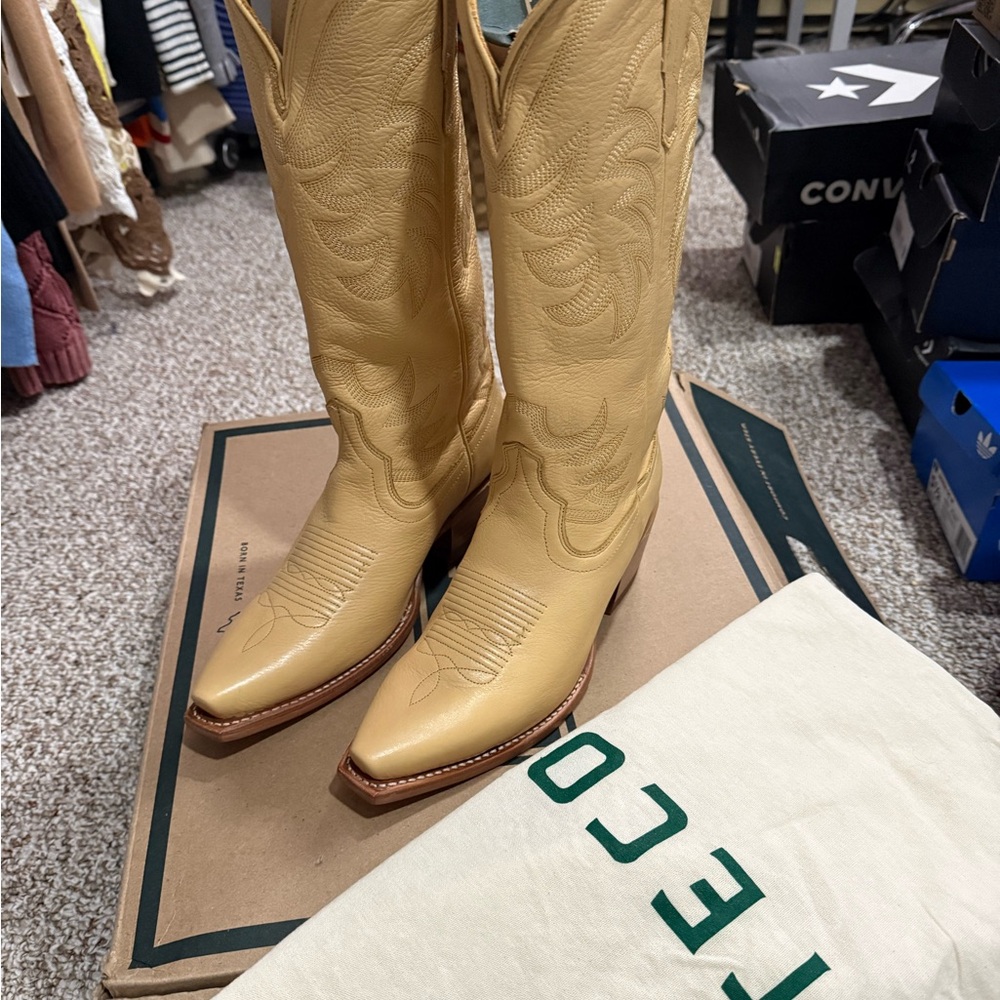 Tecovas Marigold the butter light yellow Annie boot